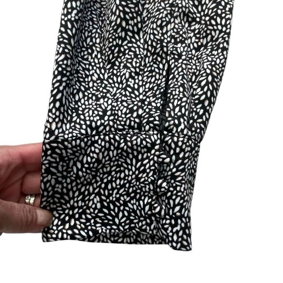 EUC Abercrombie & Fitch Tapered Black White Print Pull On Pants - XS - Picture 4 of 8